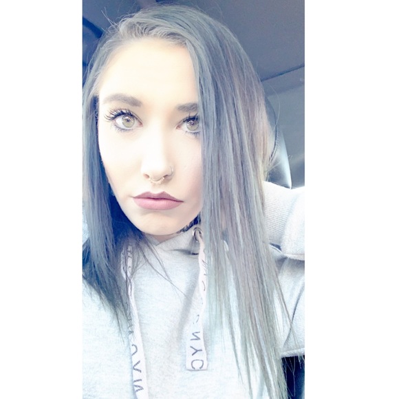 Meet your Posher, Megan - Picture 4 of 8